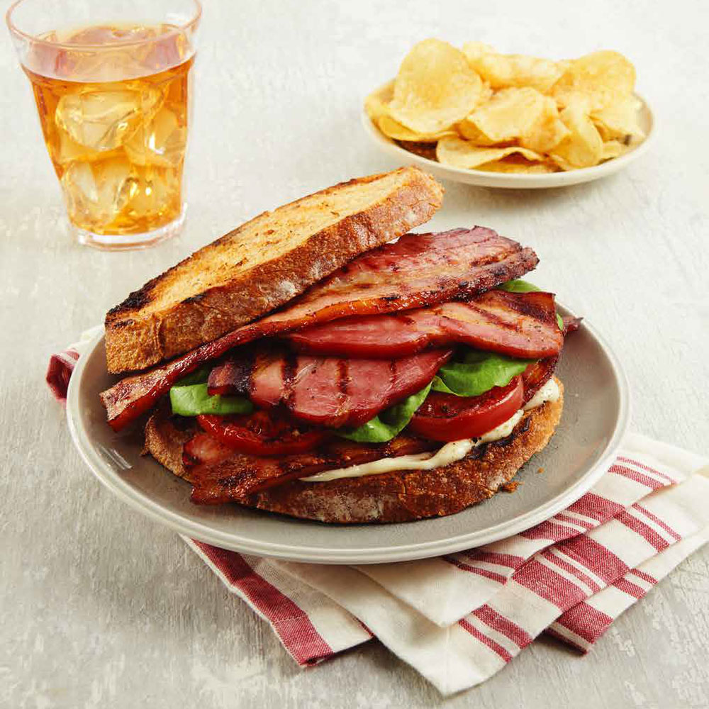 Sandwichs BLT avec bacon grillé